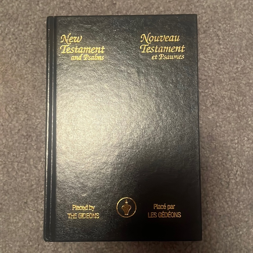 Gideons Bible in French & English
